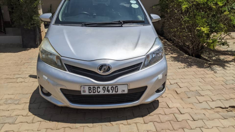 TOYOTA VITZ